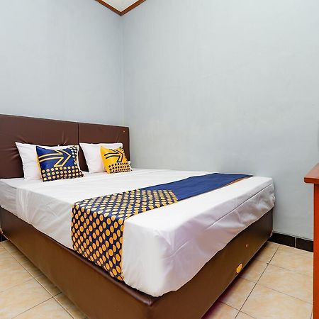 Hotel Spot On 2821 Griya Kawula Syariah à Solo Extérieur photo