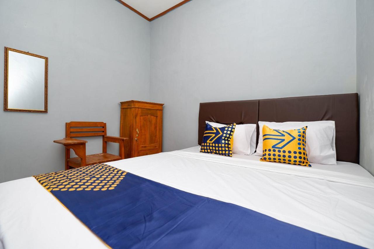 Hotel Spot On 2821 Griya Kawula Syariah à Solo Extérieur photo