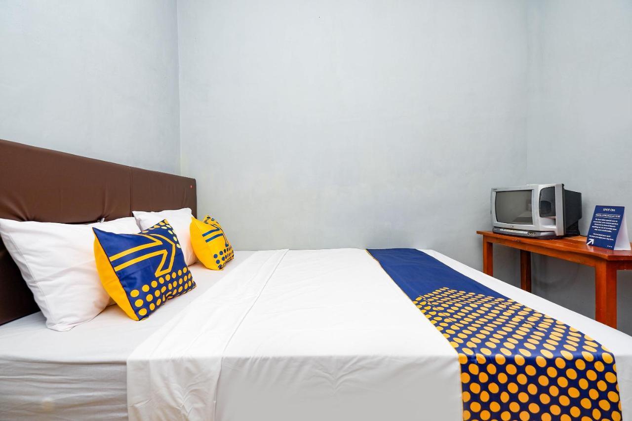 Hotel Spot On 2821 Griya Kawula Syariah à Solo Extérieur photo