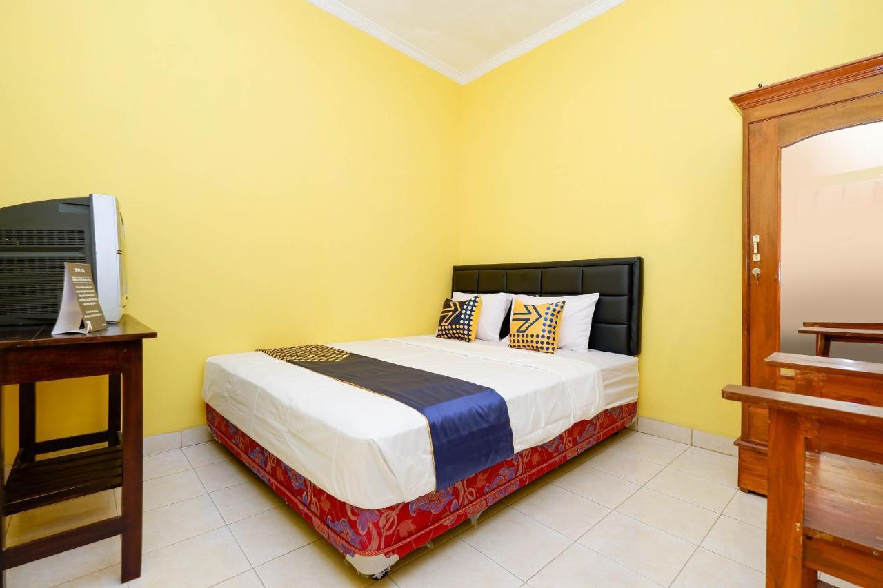 Hotel Spot On 2821 Griya Kawula Syariah à Solo Extérieur photo