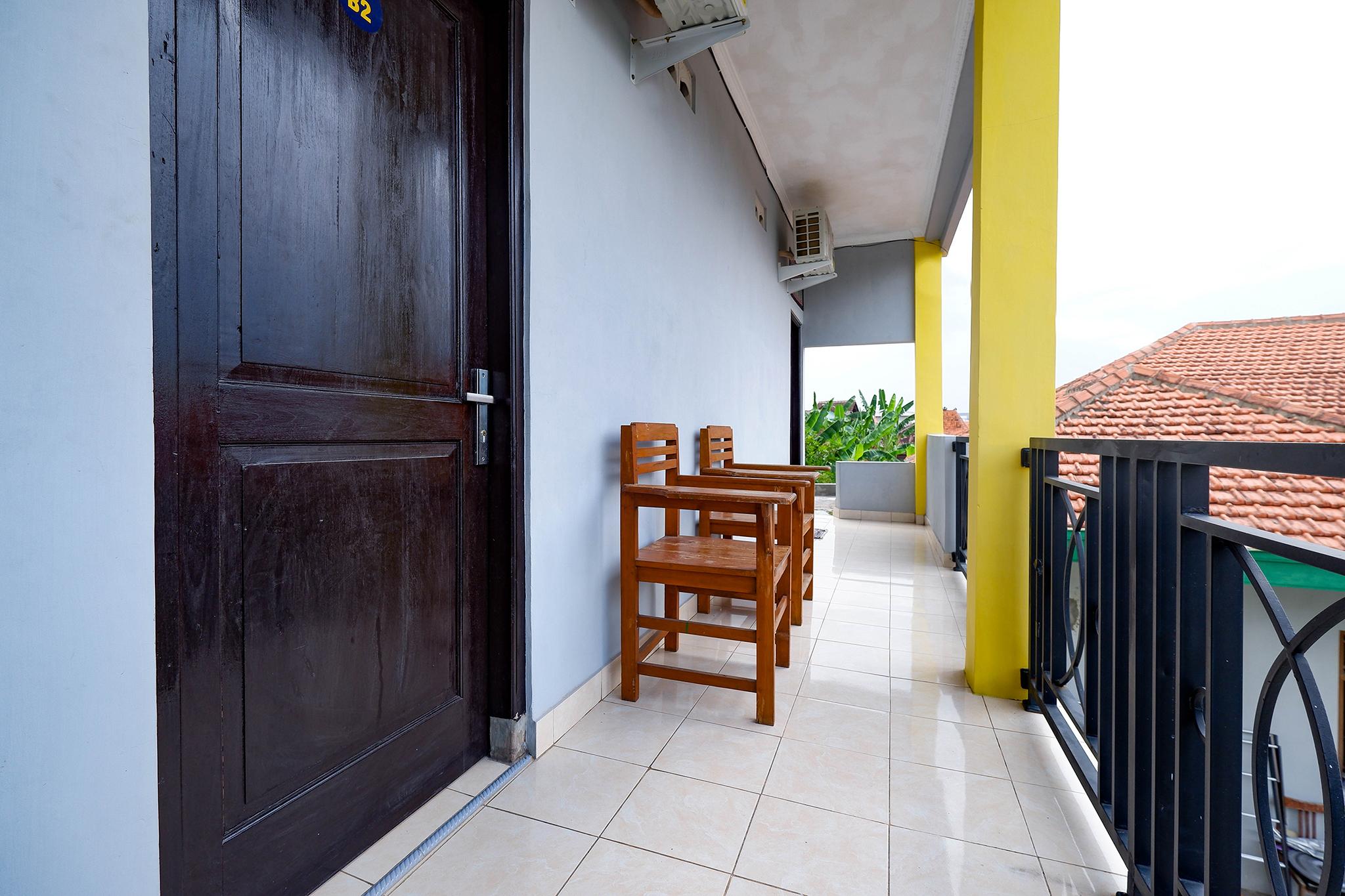 Hotel Spot On 2821 Griya Kawula Syariah à Solo Extérieur photo