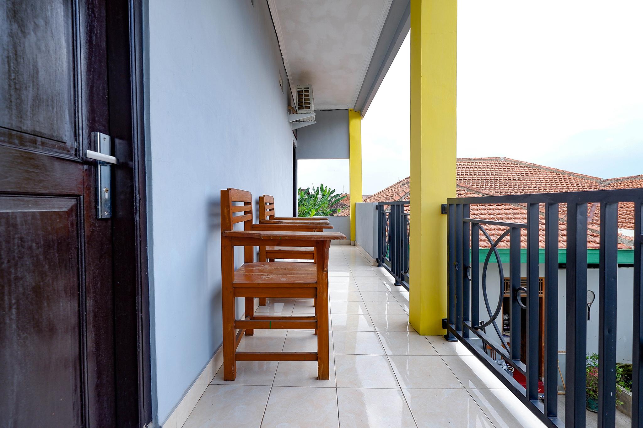 Hotel Spot On 2821 Griya Kawula Syariah à Solo Extérieur photo