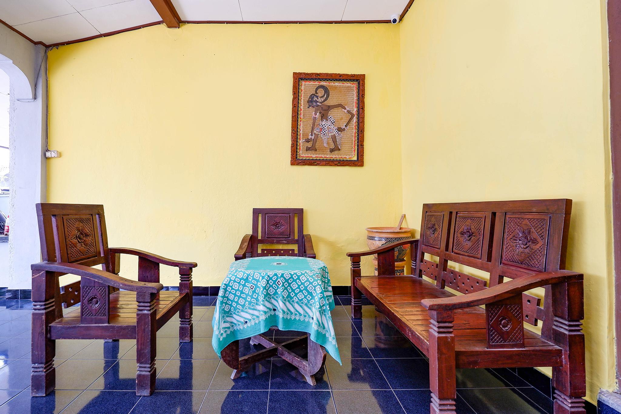 Hotel Spot On 2821 Griya Kawula Syariah à Solo Extérieur photo
